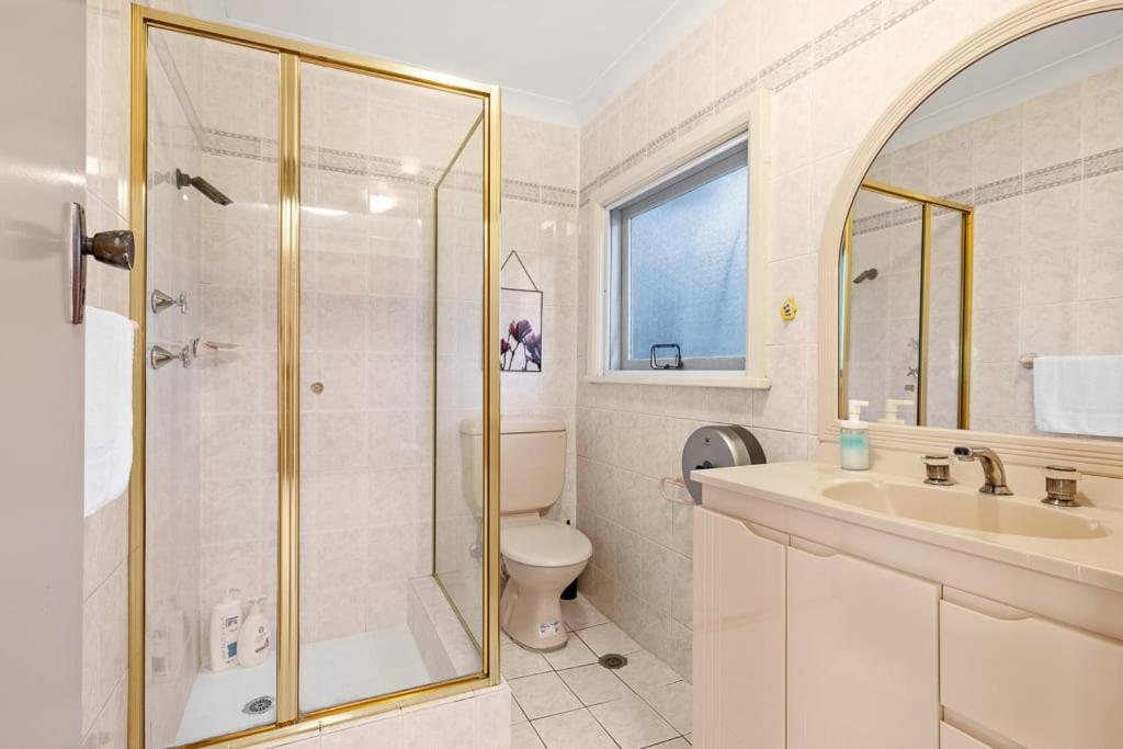 Chic Single Room - Mins To Stations & Eateries - Shared Bathroom Pymble Exterior photo