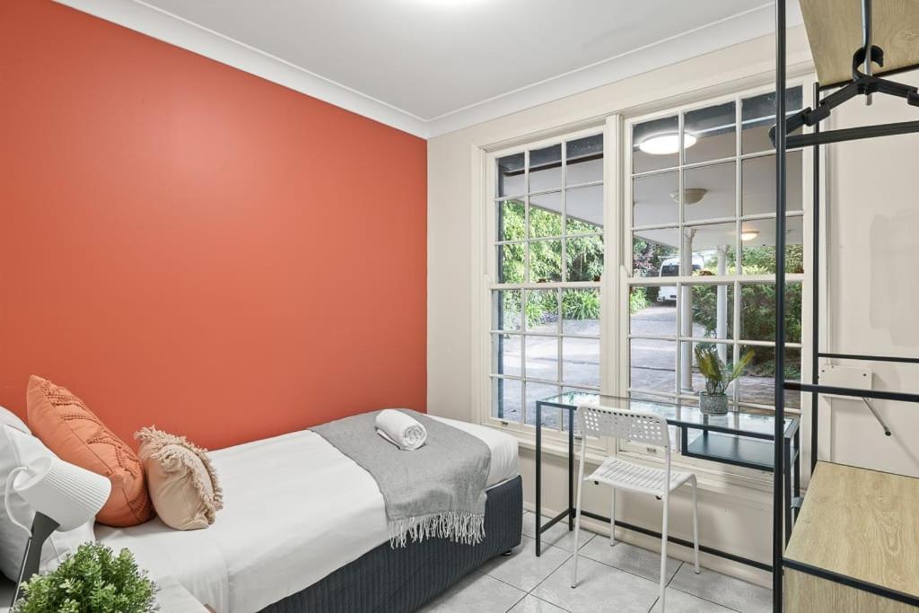 Chic Single Room - Mins To Stations & Eateries - Shared Bathroom Pymble Exterior photo